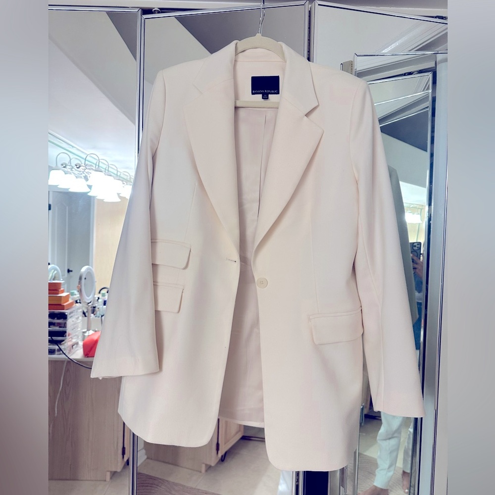 Banana Republic Sculpted Italian Wool Blazer and Pant Sz12 worn once